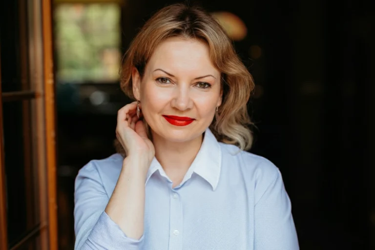 Ewa Pietrakowska-Dziedzic – trenerka biznesu, ekspertka etykiety, komunikacji i public relations. Rozwój z klasą.